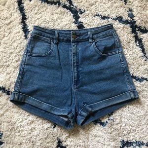 Wrangler High Waisted Denim Shorts - USA 6, AUS 10